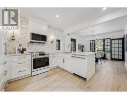 87 UNIVERSITY AVENUE W - 18