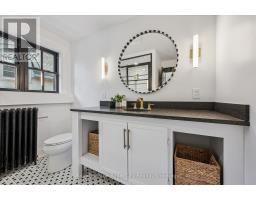 87 UNIVERSITY AVENUE W - 35