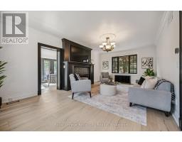 87 UNIVERSITY AVENUE W - 7
