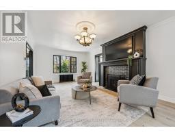 87 UNIVERSITY AVENUE W - 9