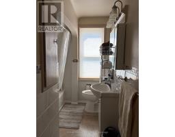 393 7TH AVENUE - 25
