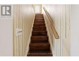 96 BEAUMONT CRESCENT - 19