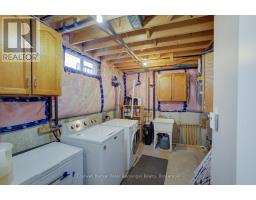 737 MACKENDRICK DRIVE - 33