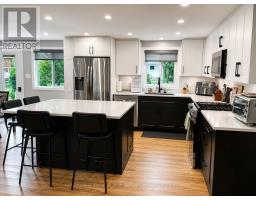 219 ST. DAVID STREET - 6