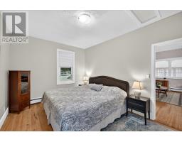135 ESSEX STREET - 14