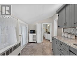 135 ESSEX STREET - 23