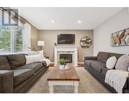 17 CARROLL CRESCENT - 20