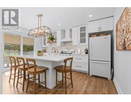 38 GRAYVIEW DRIVE - 20