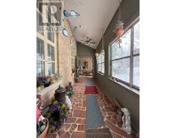 538 QUEEN STREET N - 8