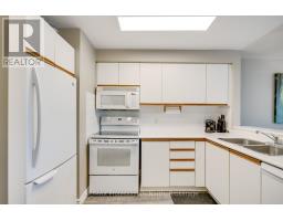 13 - 26 TURNER DRIVE - 8