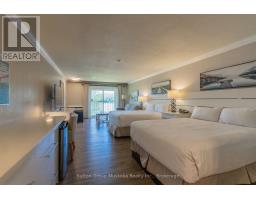 302 - 302 BAYSHORE - DEERHURST DRIVE - 3