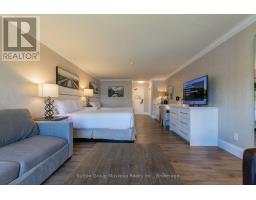 302 - 302 BAYSHORE - DEERHURST DRIVE - 4