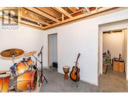 1265 BRITANNIA ROAD - 28