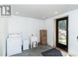 1265 BRITANNIA ROAD - 34