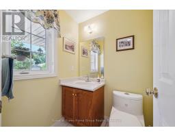 63 BOULDER CRESCENT - 18