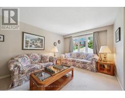 63 BOULDER CRESCENT - 8
