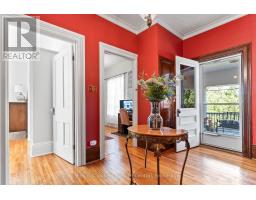 1050 4TH AVENUE W - 27