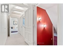 1050 4TH AVENUE W - 39