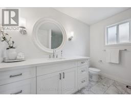 18 KEYS CRESCENT - 18