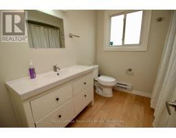 405 MAIN STREET S - 28