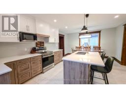 147 ST GEORGE STREET E - 3