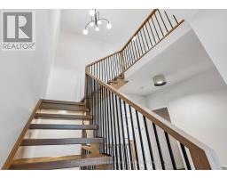 636 ANTON CRESCENT - 12