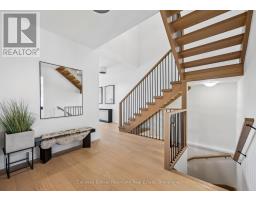636 ANTON CRESCENT - 3