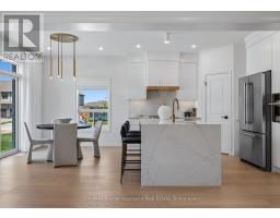 636 ANTON CRESCENT - 6
