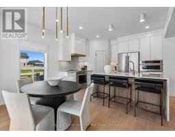 636 ANTON CRESCENT - 7