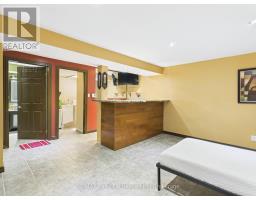 27 - 850 WALSH STREET - 10