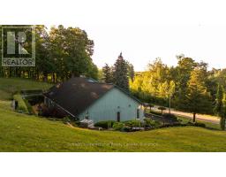12 MATSON DRIVE - 15
