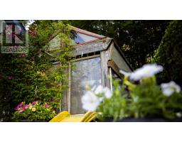 12 MATSON DRIVE - 25