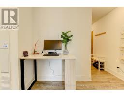 534 - 3100 KEELE STREET - 18