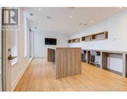 534 - 3100 KEELE STREET - 30