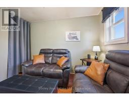 84 CASSANDER CRESCENT - 31