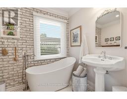 2113 COURTLAND DRIVE - 22