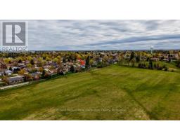 77 2ND STREET CRESCENT - 42