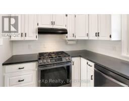 408 MCNAB STREET - 11