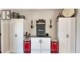 408 MCNAB STREET - 13