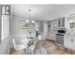 70 APPLEWOOD BOULEVARD - 16