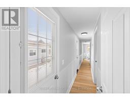 70 APPLEWOOD BOULEVARD - 28