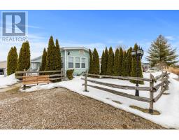 70 APPLEWOOD BOULEVARD - 36