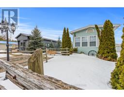 70 APPLEWOOD BOULEVARD - 39