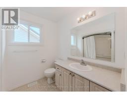 4 DARLING CRESCENT - 33