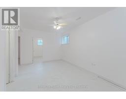 4 DARLING CRESCENT - 35