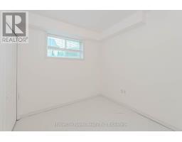 4 DARLING CRESCENT - 40
