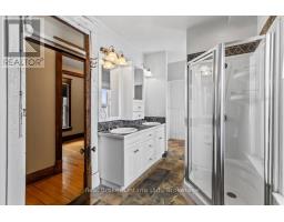 241787 16 CONCESSION - 21