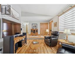 3 WOODLAND COURT - 12