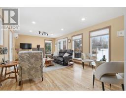 3 WOODLAND COURT - 23