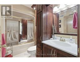 3 WOODLAND COURT - 27